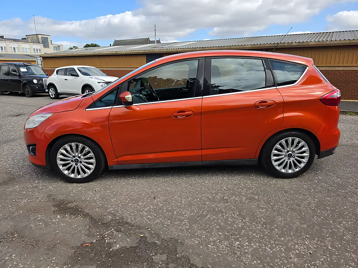 Used 2011 Ford C-Max Titanium Red - Interior and Exterior details 5