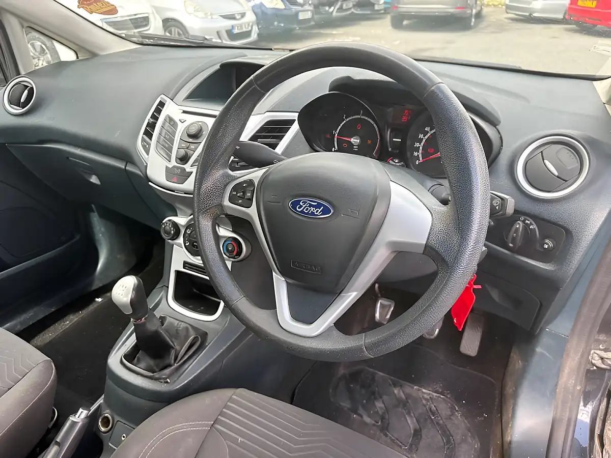 Used 2011 Ford Fiesta Edge Black - Interior and Exterior details 9