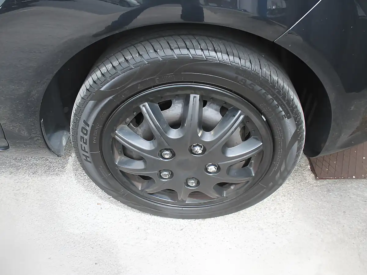 Used 2011 Ford Fiesta Edge Black - Interior and Exterior details 7