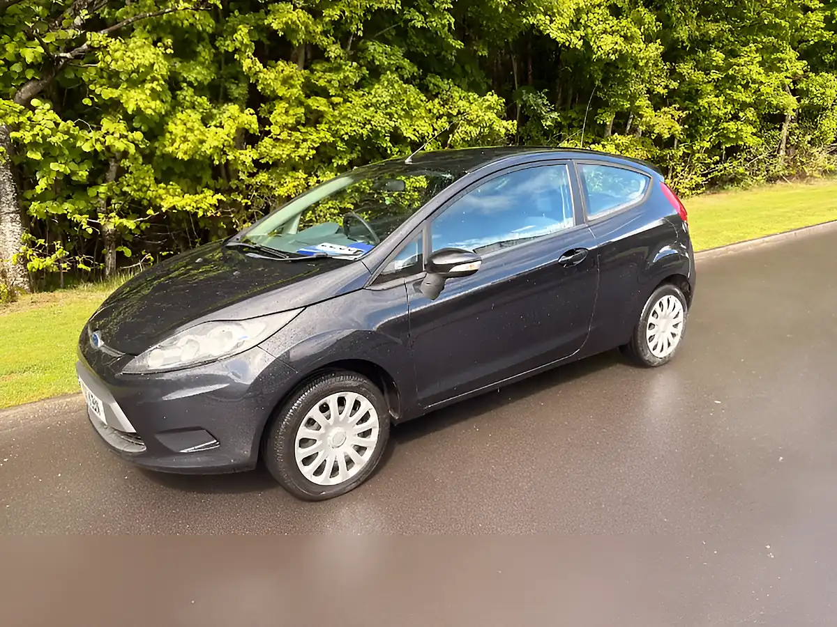 Used 2011 Ford Fiesta Edge Black - Front View