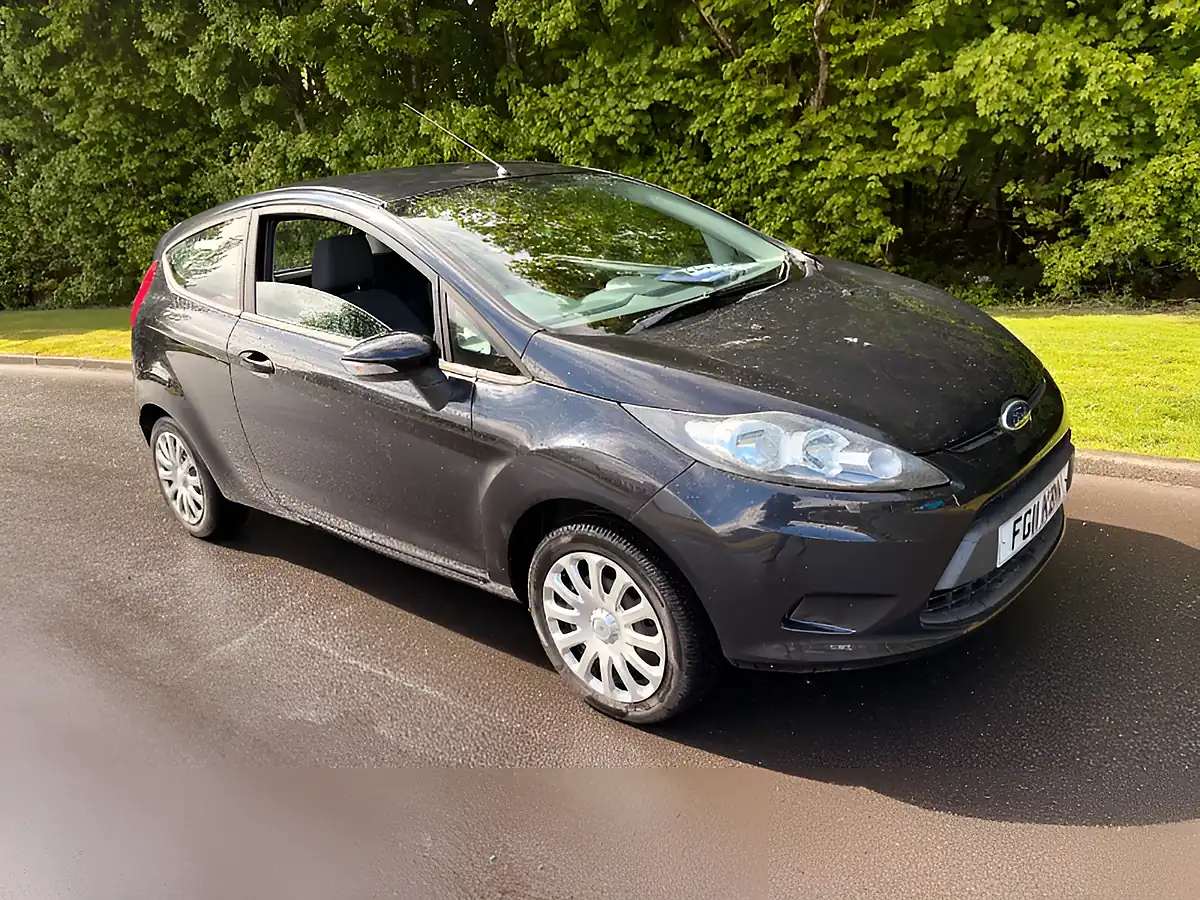 Used 2011 Ford Fiesta Edge Black - Interior and Exterior details 5