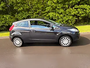 Used 2011 Ford Fiesta Edge Black - Interior and Exterior details 6
