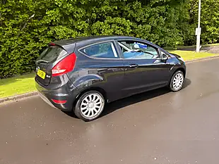 Used 2011 Ford Fiesta Edge Black - Interior and Exterior details 7