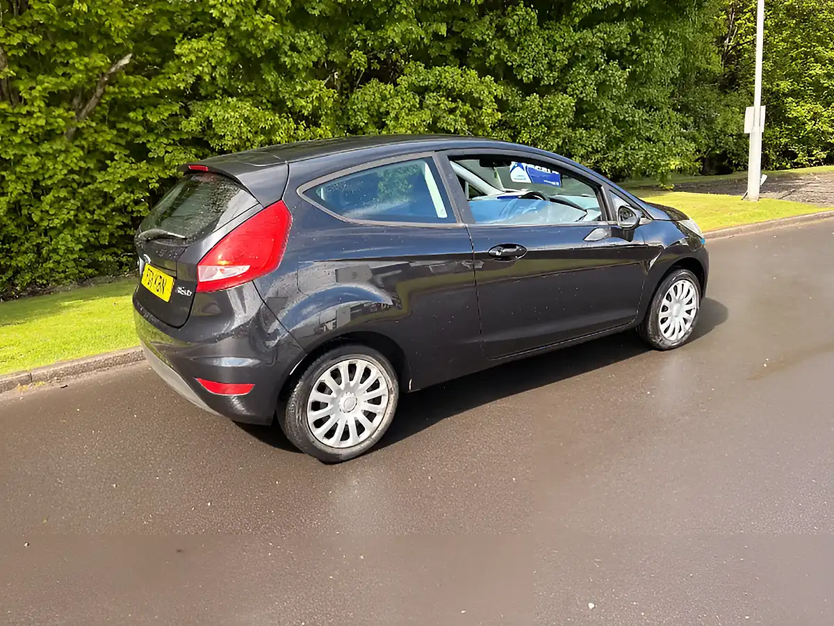 Used 2011 Ford Fiesta Edge Black - Interior and Exterior details 7