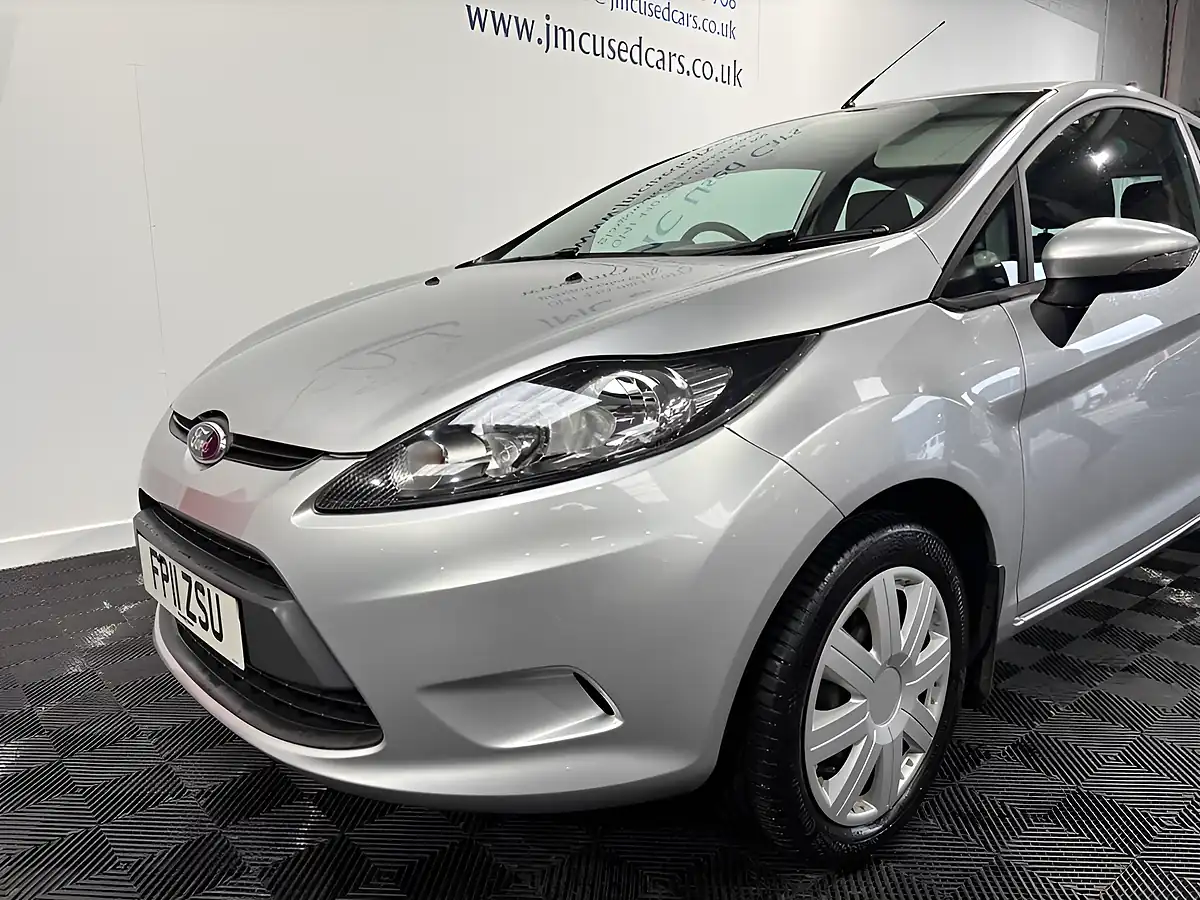 Used 2011 Ford Fiesta Edge Silver - Interior and Exterior details 11