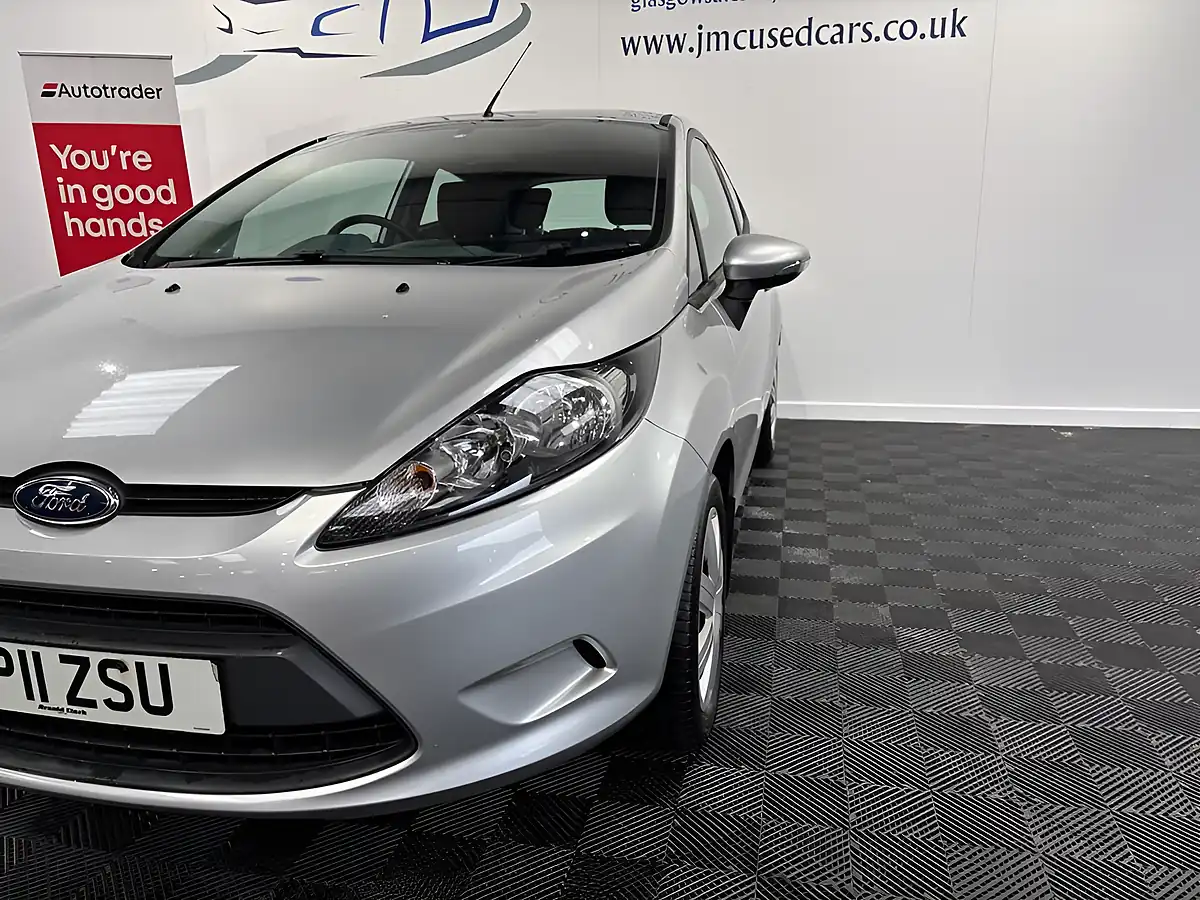 Used 2011 Ford Fiesta Edge Silver - Interior and Exterior details 15