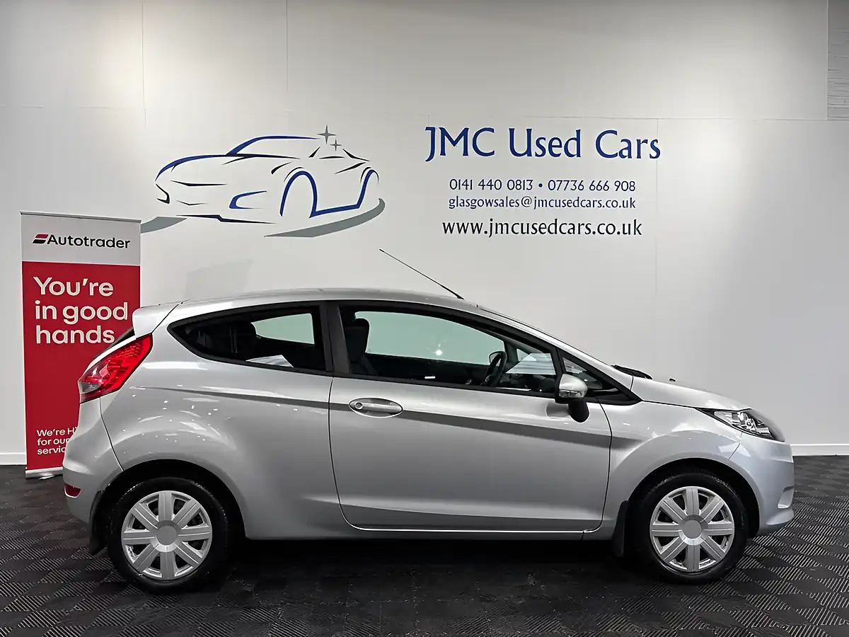 Used 2011 Ford Fiesta Edge Silver - Interior and Exterior details 16