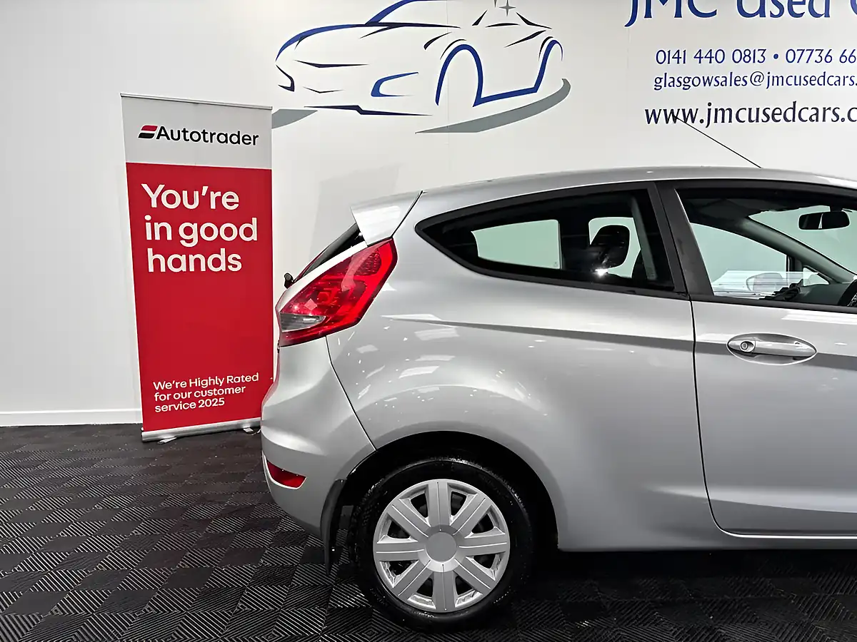 Used 2011 Ford Fiesta Edge Silver - Interior and Exterior details 18