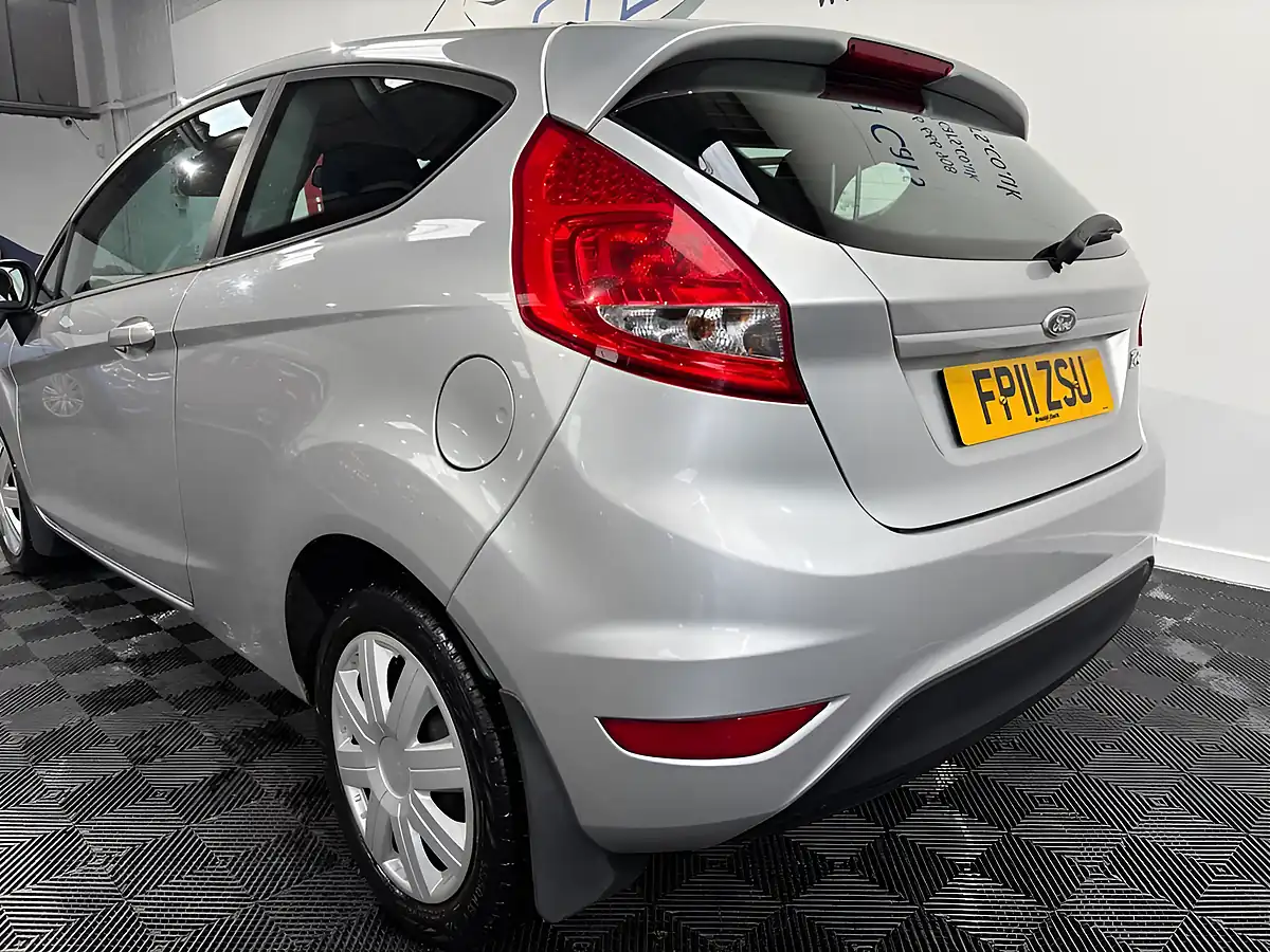 Used 2011 Ford Fiesta Edge Silver - Interior and Exterior details 2