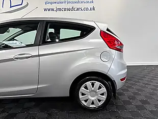 Used 2011 Ford Fiesta Edge Silver - Interior and Exterior details 9