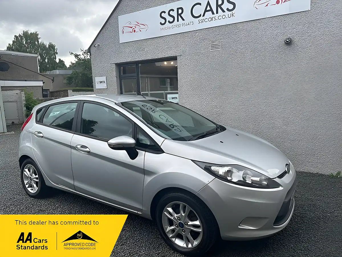 Used 2011 Ford Fiesta Edge Silver - Front View
