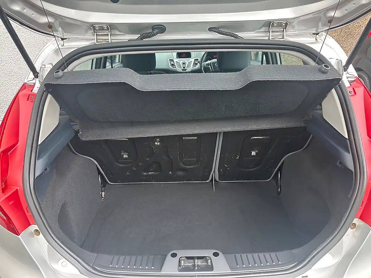 Used 2011 Ford Fiesta Edge Silver - Interior and Exterior details 12