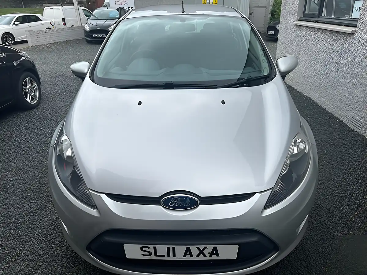 Used 2011 Ford Fiesta Edge Silver - Interior and Exterior details 3