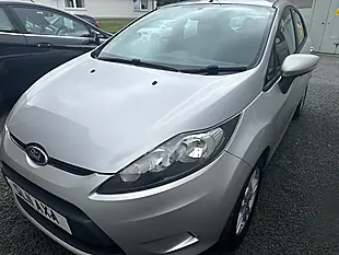 Used 2011 Ford Fiesta Edge Silver - Interior and Exterior details 4