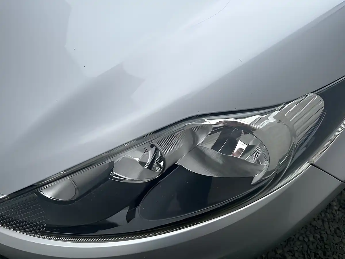 Used 2011 Ford Fiesta Edge Silver - Interior and Exterior details 7