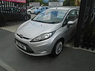 Used 2011 Ford Fiesta Edge Silver - Interior and Exterior details 3