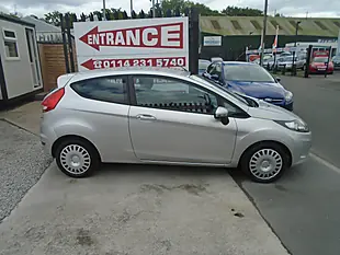 Used 2011 Ford Fiesta Edge Silver - Interior and Exterior details 4
