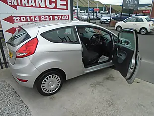 Used 2011 Ford Fiesta Edge Silver - Interior and Exterior details 5