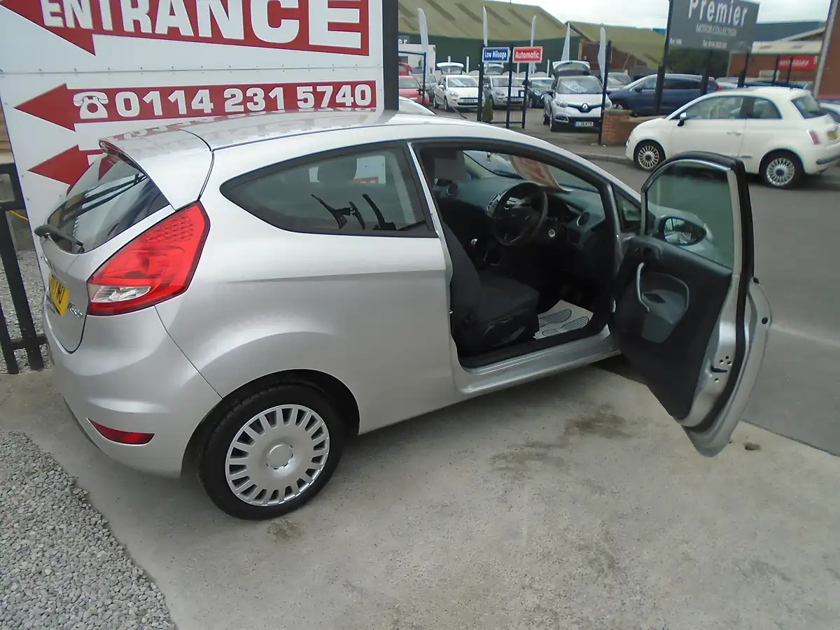 Used 2011 Ford Fiesta Edge Silver - Interior and Exterior details 5