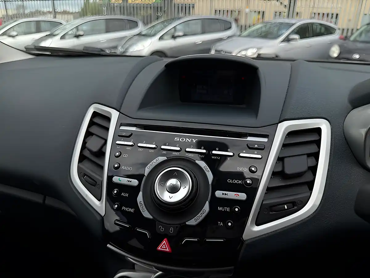Used 2011 Ford Fiesta Titanium Black - Interior and Exterior details 12