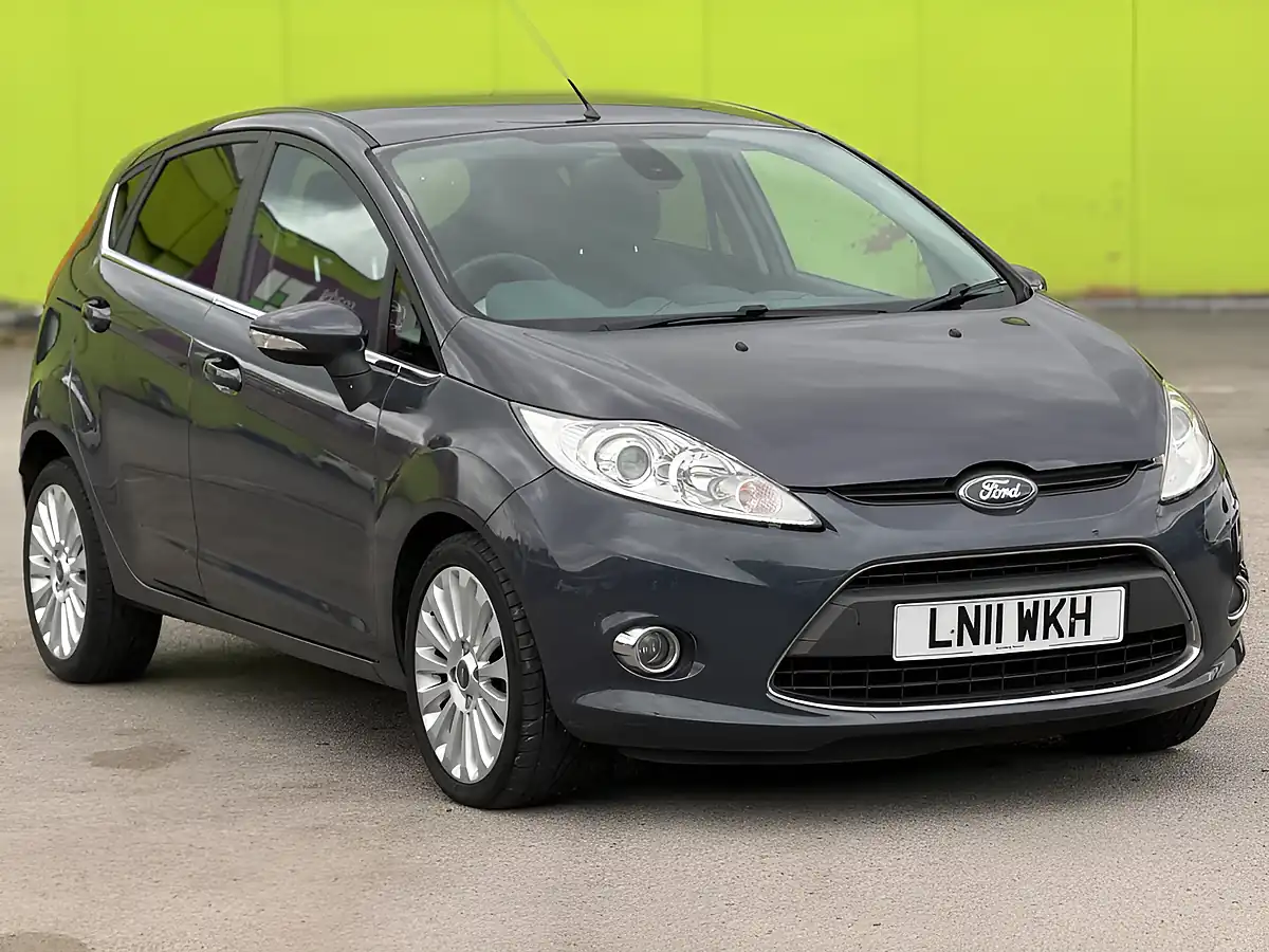 Used 2011 Ford Fiesta Titanium Grey - Front View
