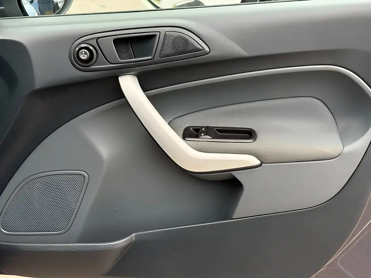 Used 2011 Ford Fiesta Titanium Grey - Interior and Exterior details 13