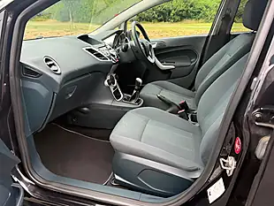 Used 2011 Ford Fiesta Titanium Silver - Interior and Exterior details 7