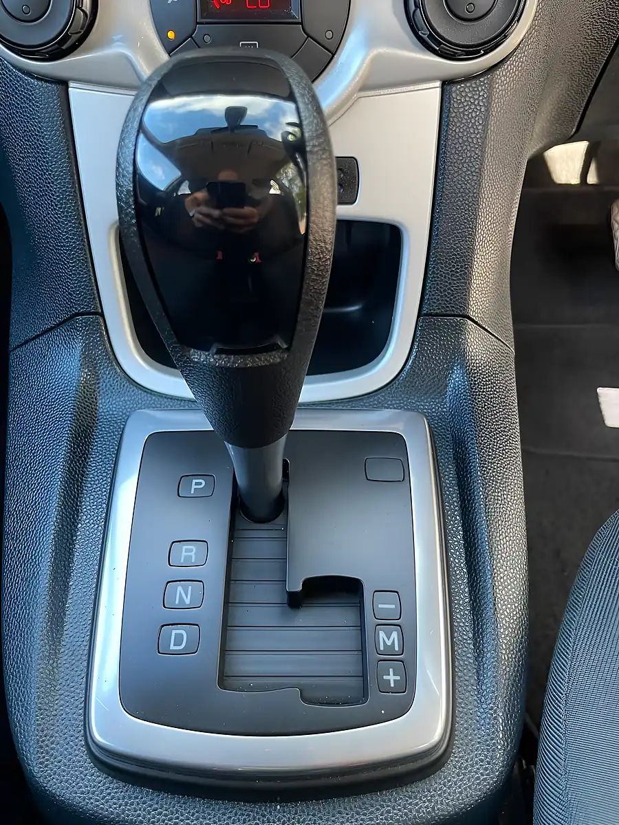 Used 2011 Ford Fiesta Titanium Silver - Interior and Exterior details 15
