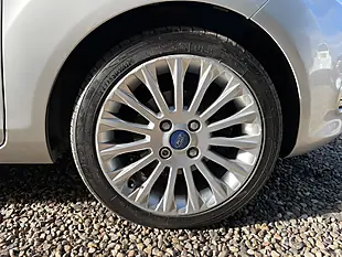 Used 2011 Ford Fiesta Titanium Silver - Interior and Exterior details 18