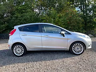 Used 2011 Ford Fiesta Titanium Silver - Interior and Exterior details 5