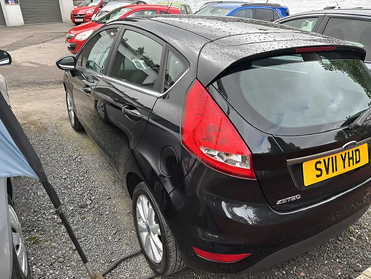 Used 2011 Ford Fiesta Zetec Black - Interior and Exterior details 5