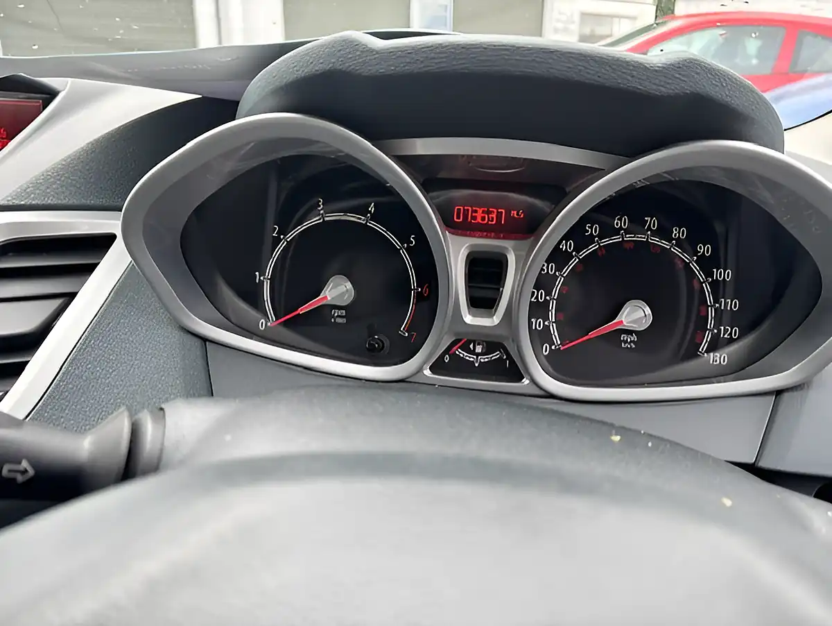 Used 2011 Ford Fiesta Zetec Black - Interior and Exterior details 8