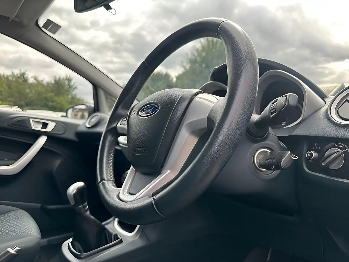 Used 2011 Ford Fiesta Zetec Black - Interior and Exterior details 14