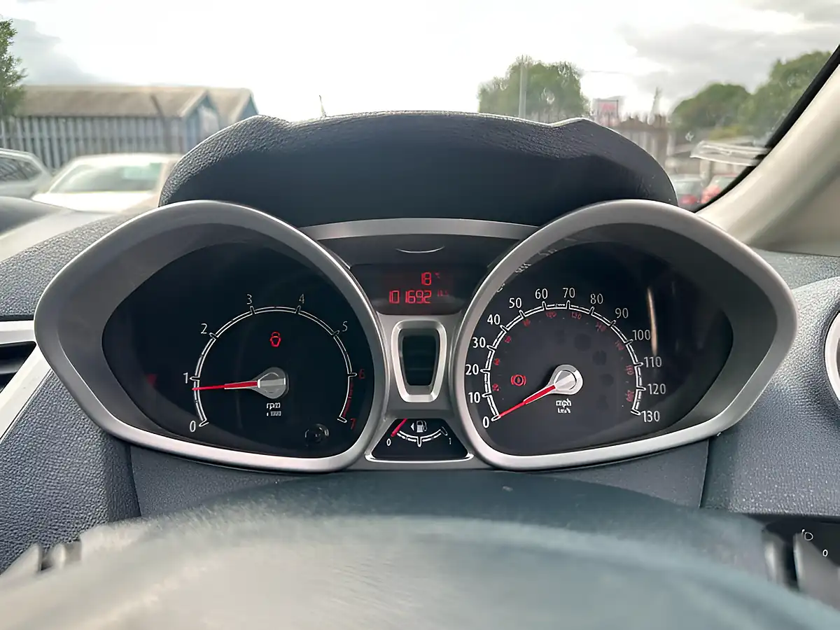 Used 2011 Ford Fiesta Zetec Black - Interior and Exterior details 17