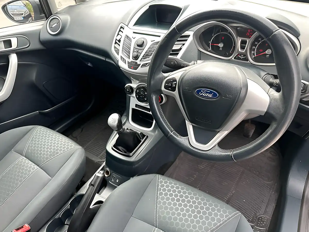 Used 2011 Ford Fiesta Zetec Black - Interior and Exterior details 2