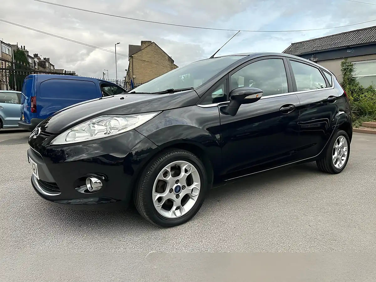 Used 2011 Ford Fiesta Zetec Black - Interior and Exterior details 5