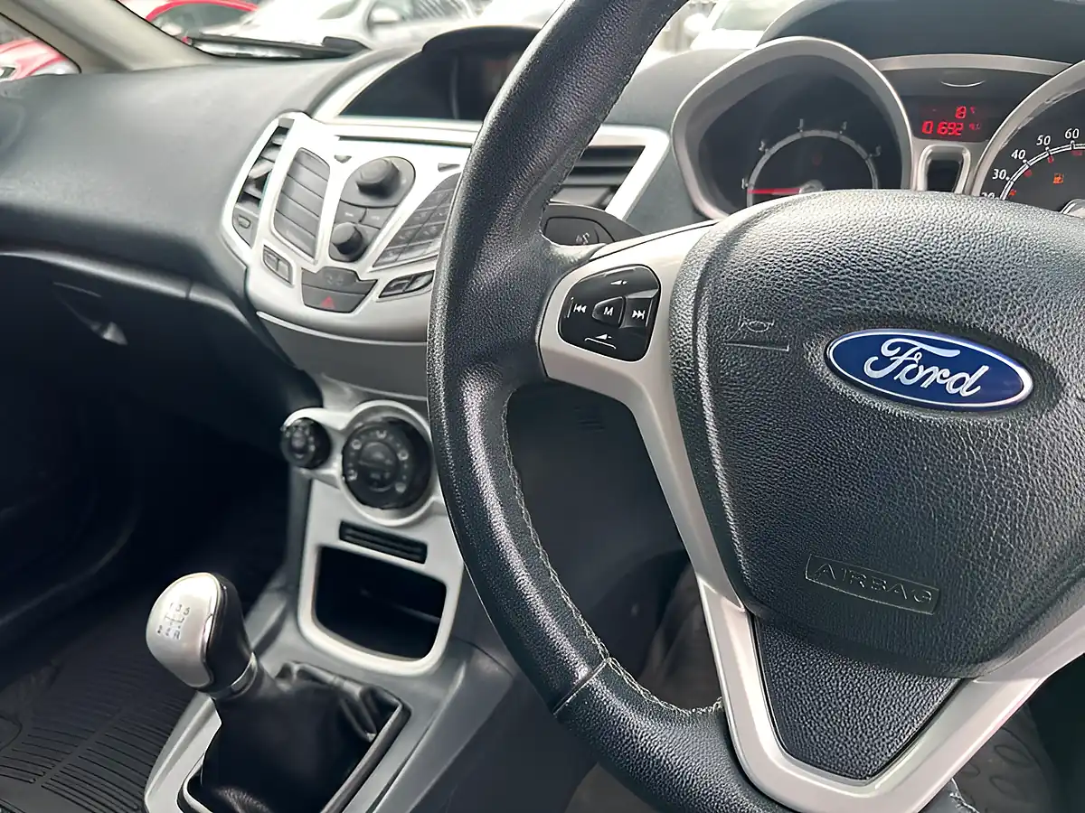 Used 2011 Ford Fiesta Zetec Black - Interior and Exterior details 8