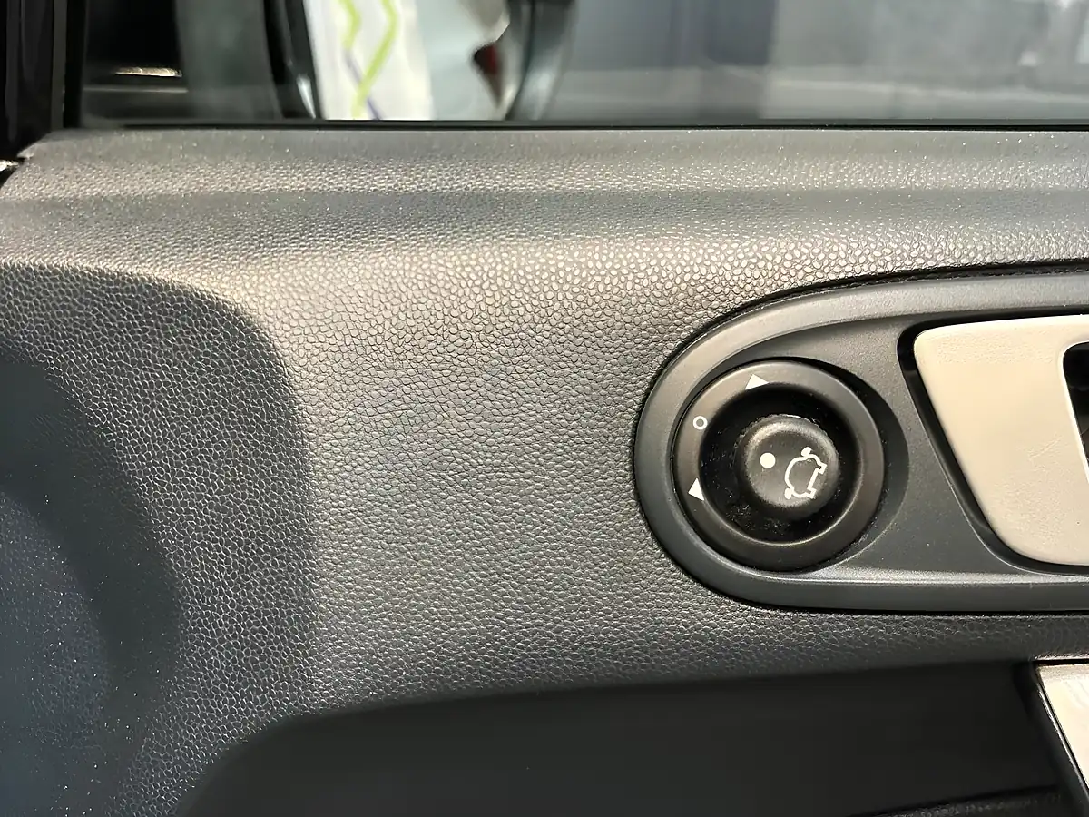 Used 2011 Ford Fiesta Zetec Black - Interior and Exterior details 16