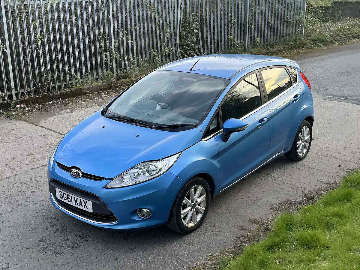 Used 2011 Ford Fiesta Zetec Blue - Front View