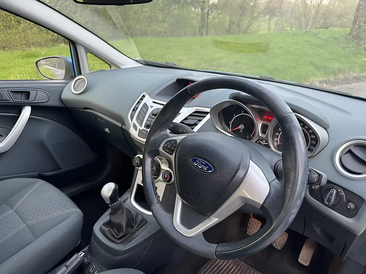 Used 2011 Ford Fiesta Zetec Blue - Interior and Exterior details 10