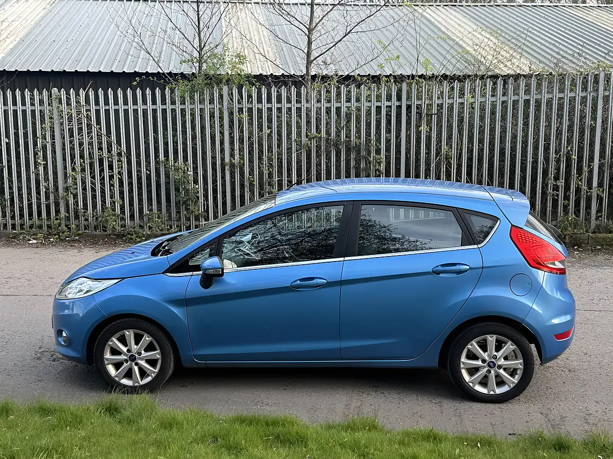 Used 2011 Ford Fiesta Zetec Blue - Interior and Exterior details 2