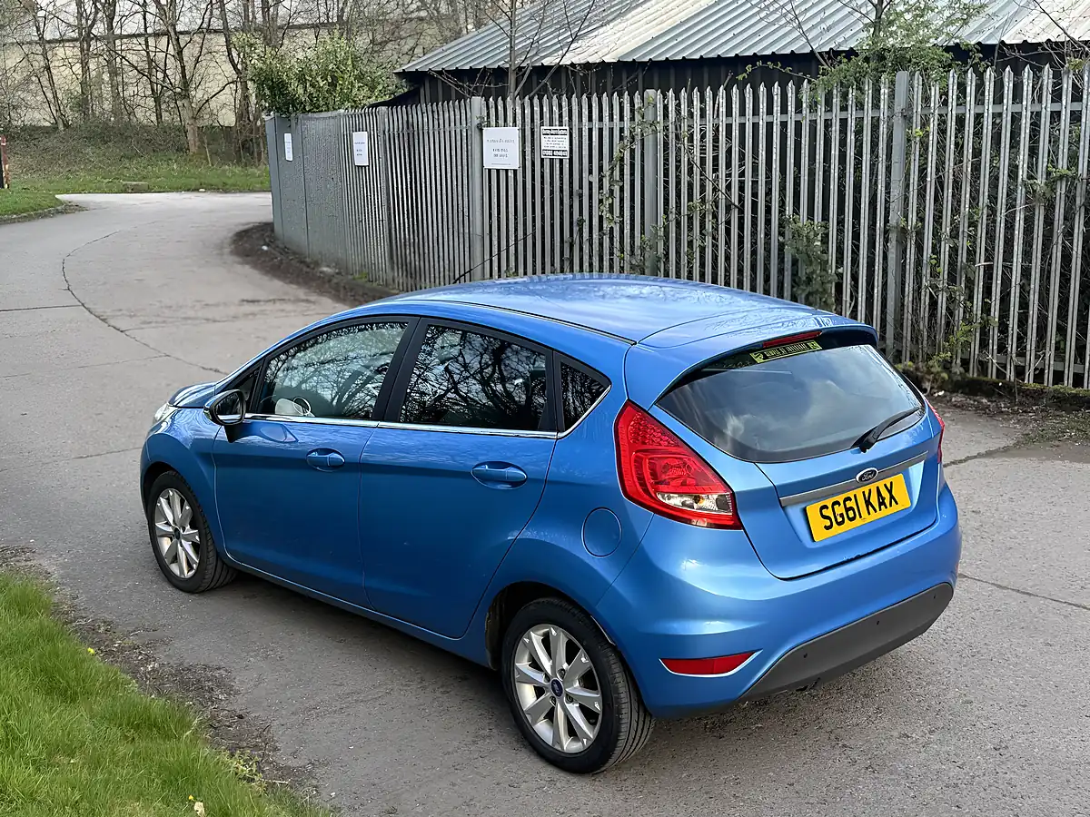Used 2011 Ford Fiesta Zetec Blue - Interior and Exterior details 3