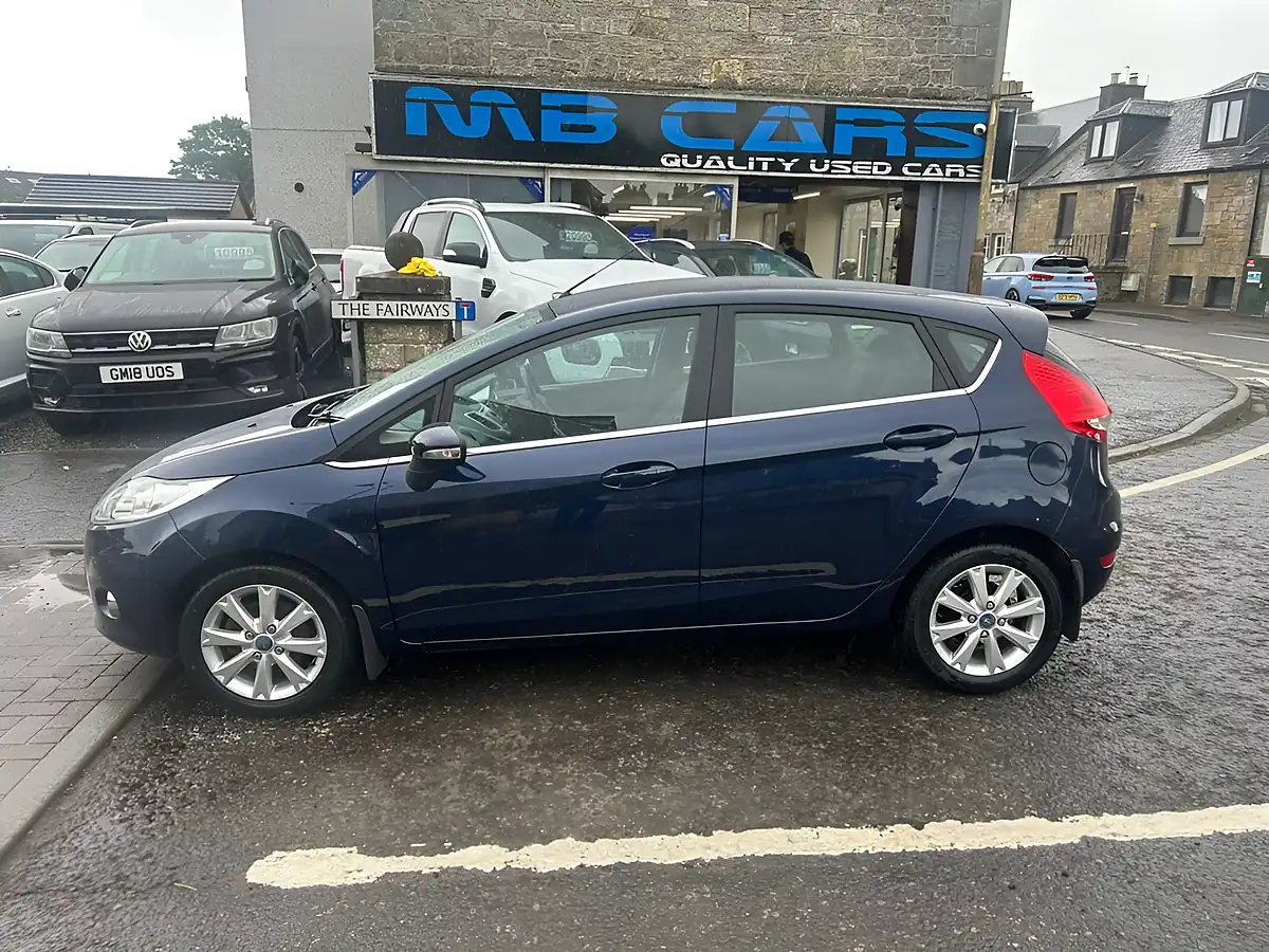 Used 2011 Ford Fiesta Zetec Blue - Front View