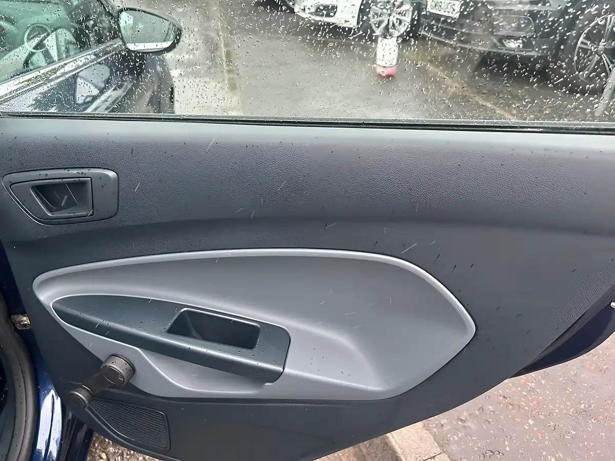 Used 2011 Ford Fiesta Zetec Blue - Interior and Exterior details 14