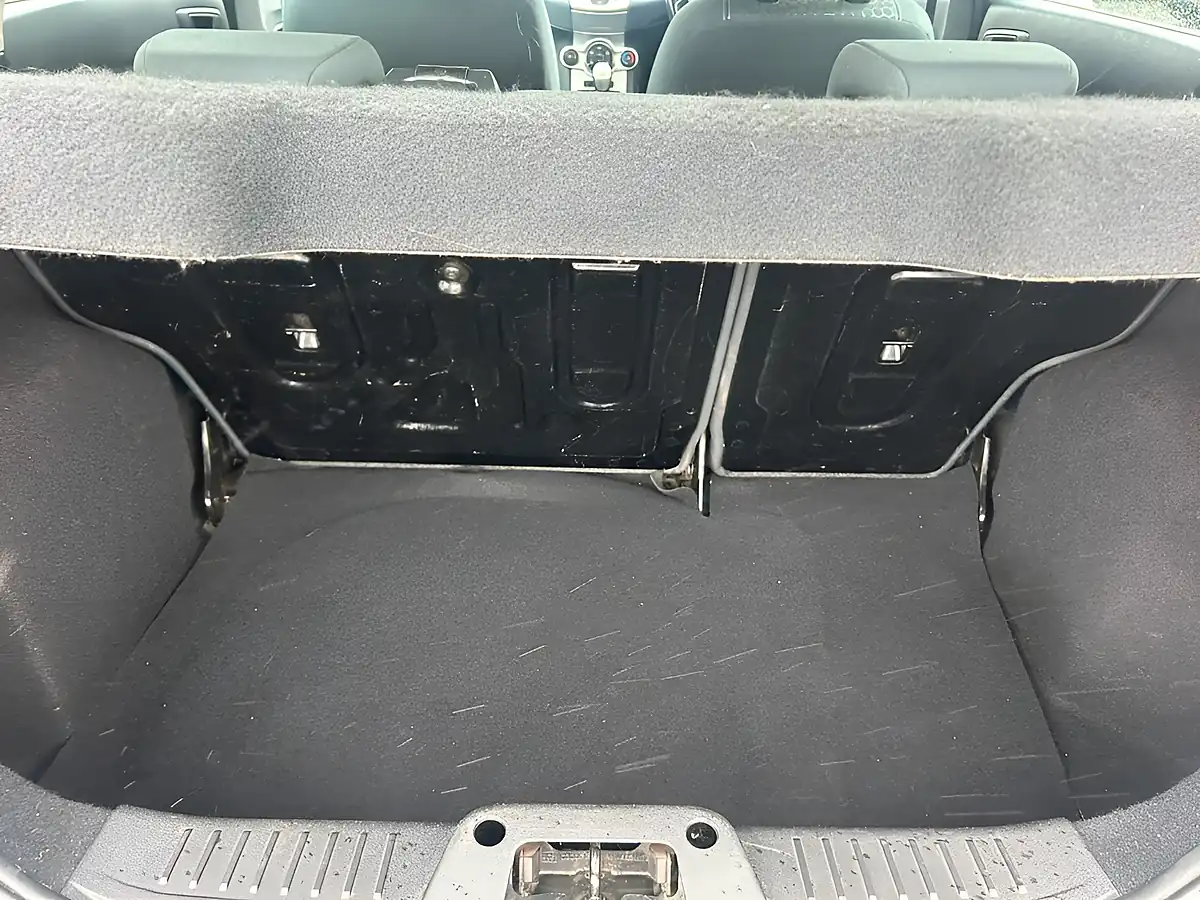 Used 2011 Ford Fiesta Zetec Blue - Interior and Exterior details 15