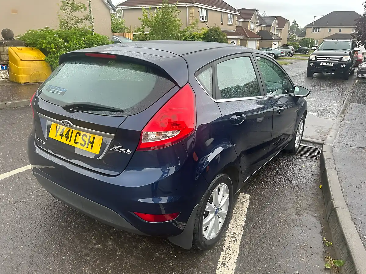 Used 2011 Ford Fiesta Zetec Blue - Interior and Exterior details 3