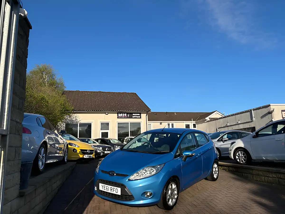 Used 2011 Ford Fiesta Zetec Blue - Interior and Exterior details 3