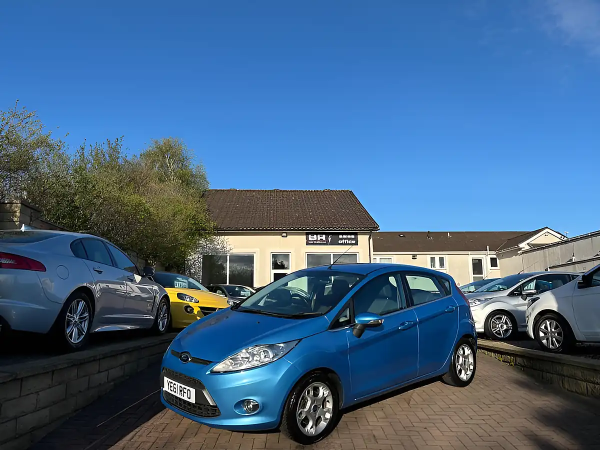 Used 2011 Ford Fiesta Zetec Blue - Interior and Exterior details 4