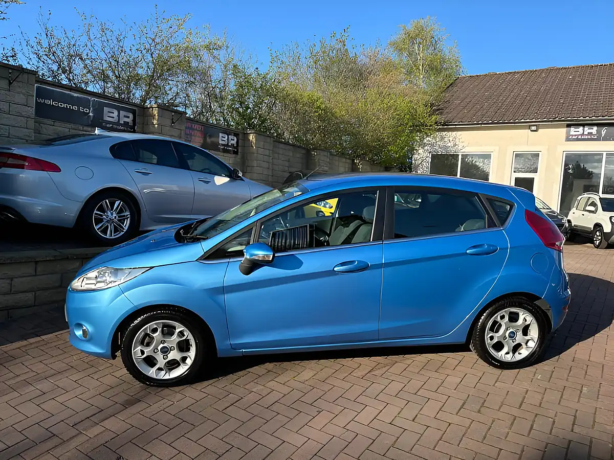 Used 2011 Ford Fiesta Zetec Blue - Interior and Exterior details 5