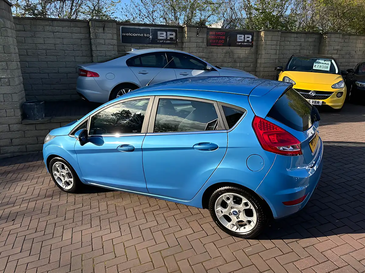 Used 2011 Ford Fiesta Zetec Blue - Interior and Exterior details 6